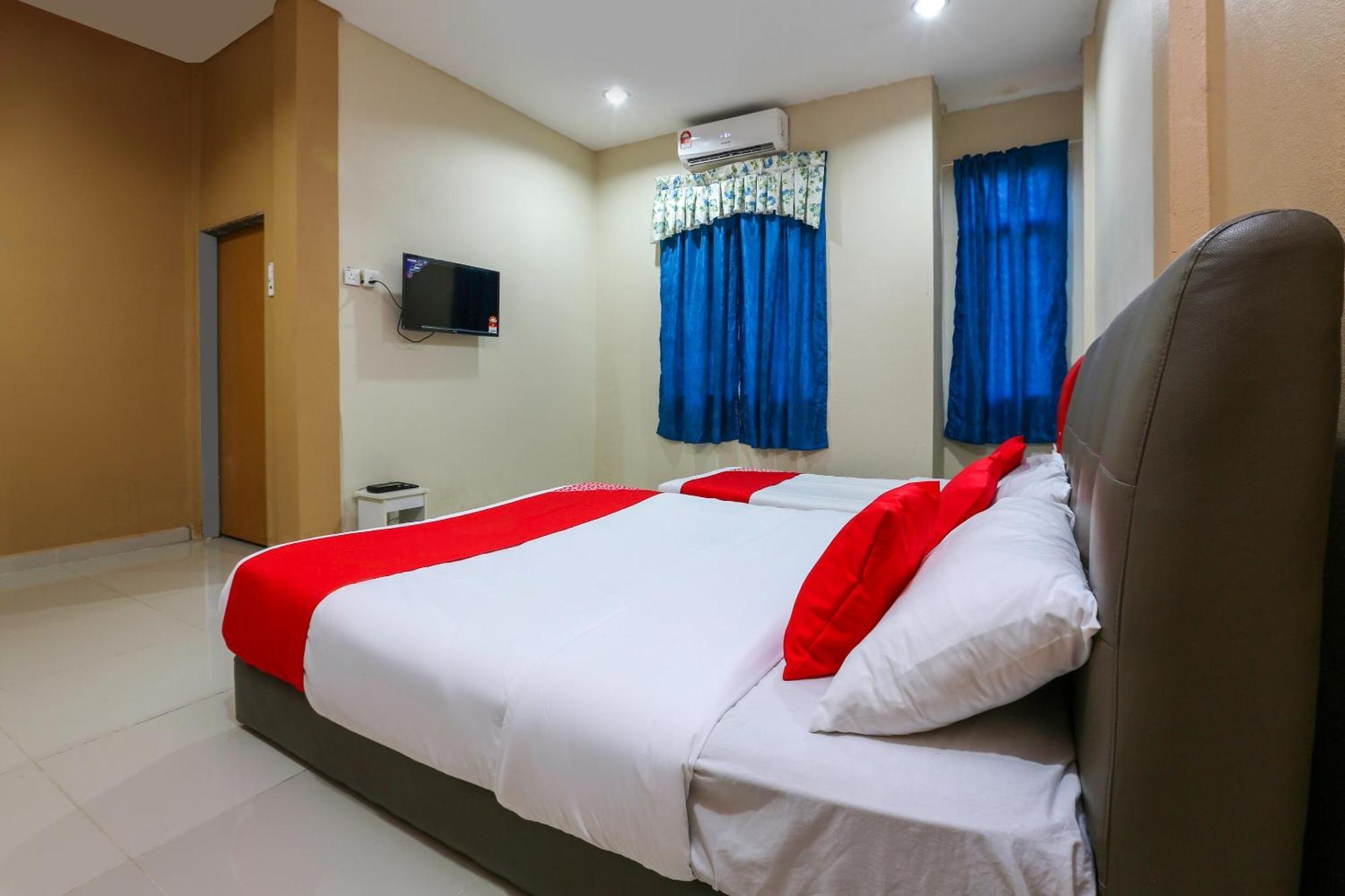 Oyo 89933 Nun Hotel Jeli Экстерьер фото